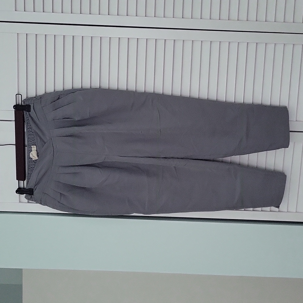 Soft fabric comfortable capris